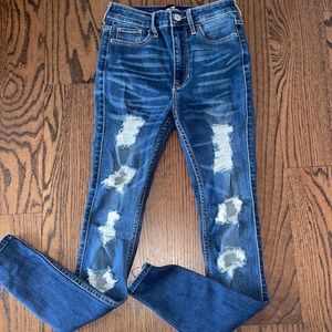 Hollister Highwaisted Dark/Meduim Wash Jeans (0 Short)